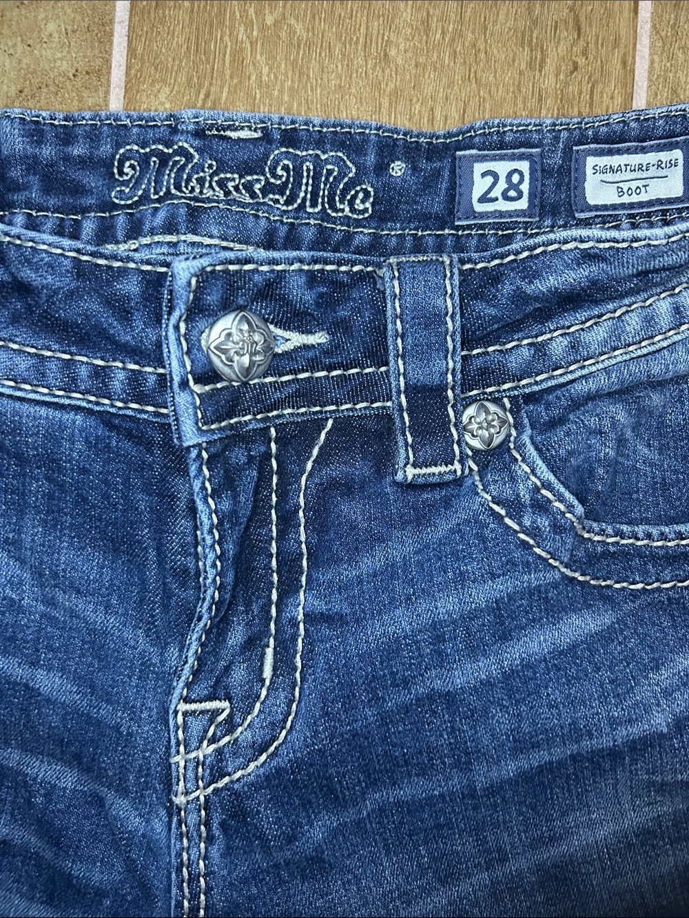Miss Me~Signature Rise~Boot Cut - Picture 2 of 8